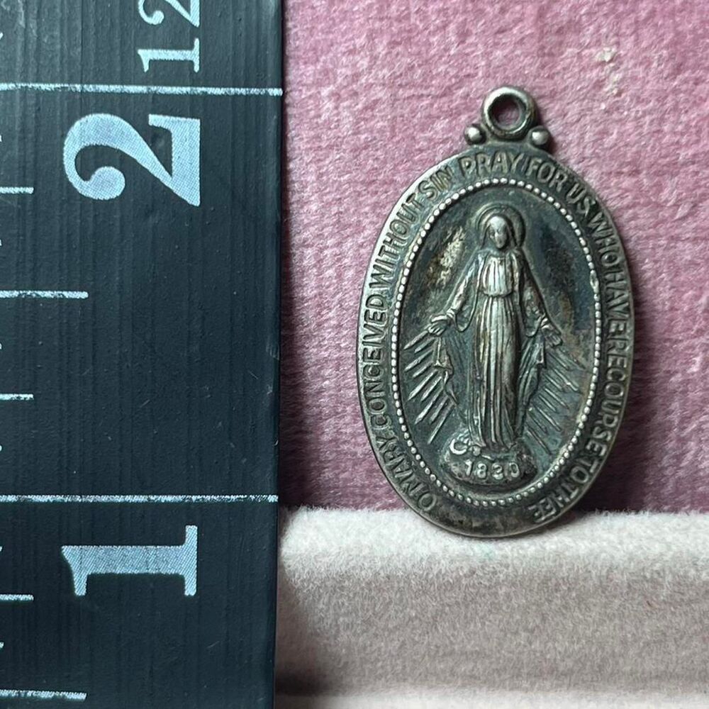Unbranded Women's Silver and Gold Jewellery